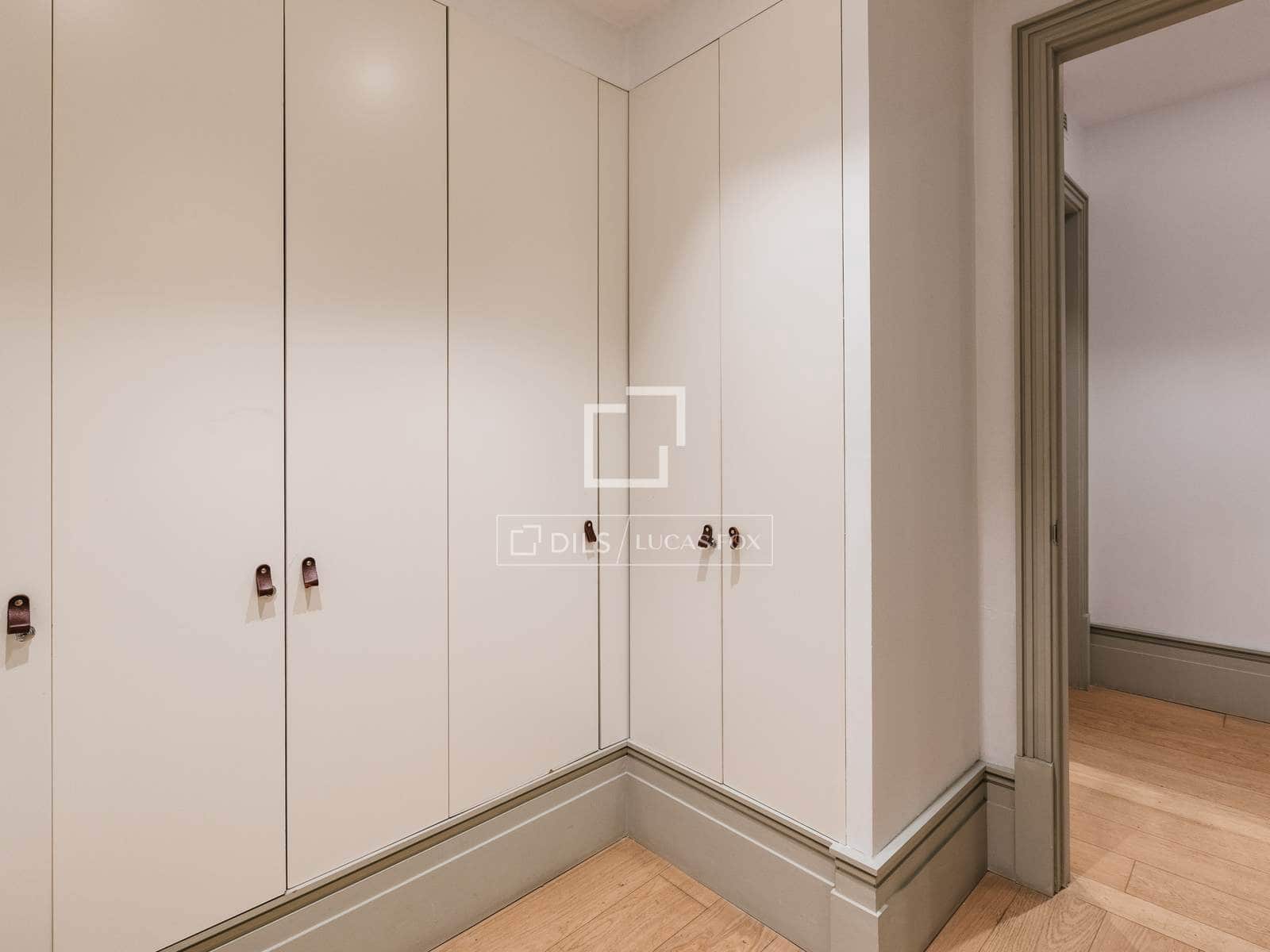 2 quarto Apartamento para arrendar em Madrid cidade - 4 500 € (Ref: 9640943)