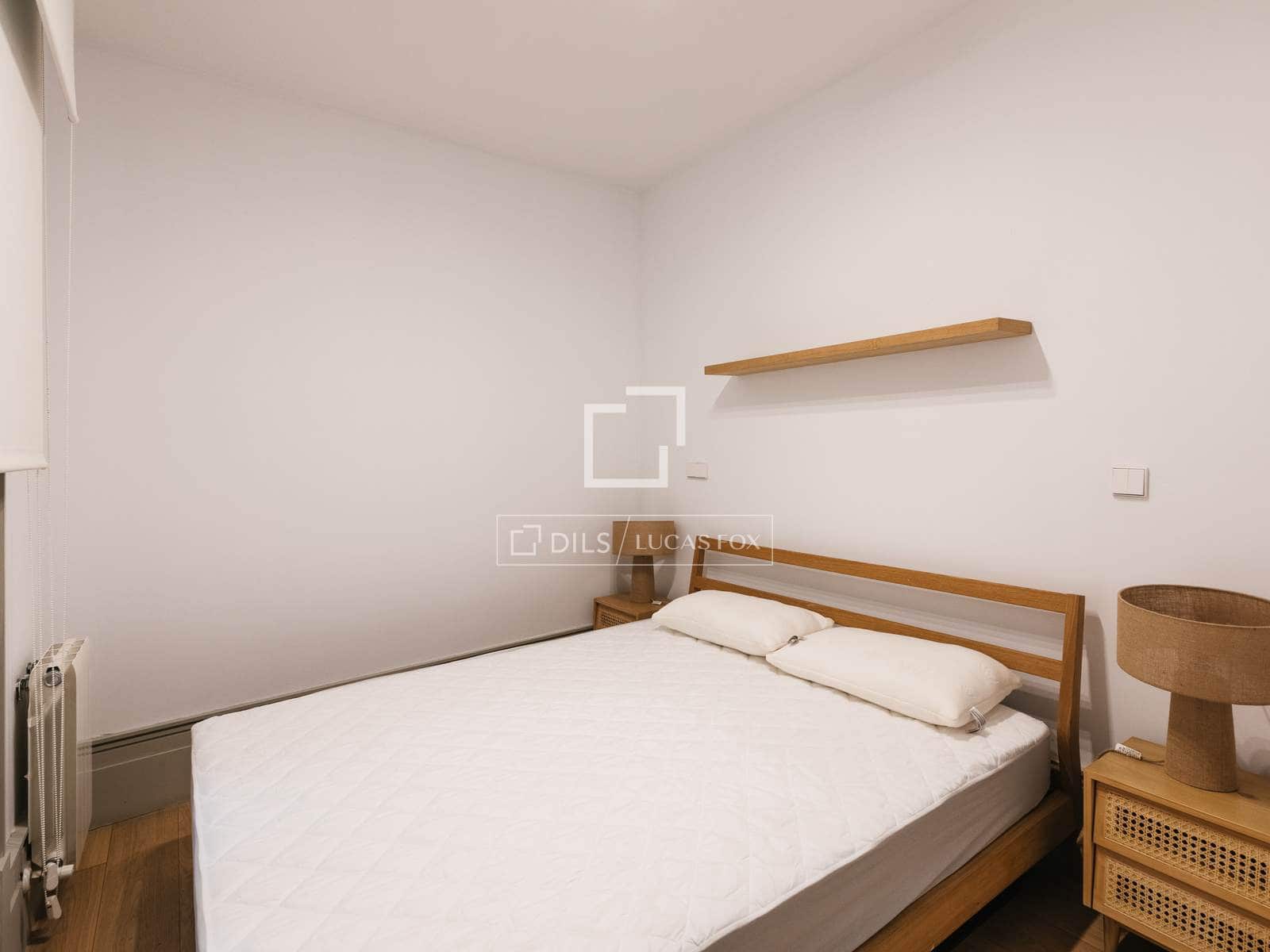 2 quarto Apartamento para arrendar em Madrid cidade - 4 500 € (Ref: 9640943)