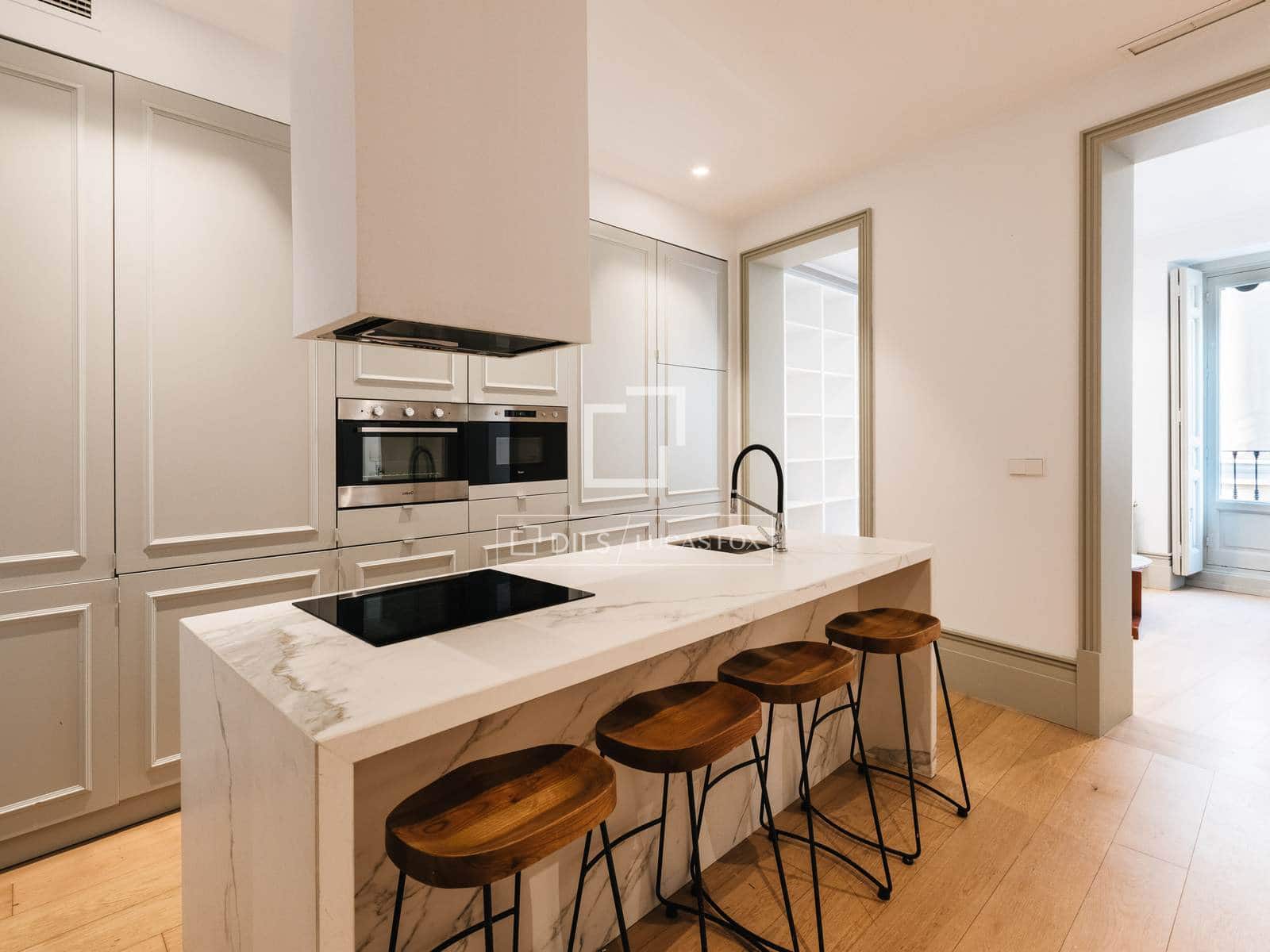 2 quarto Apartamento para arrendar em Madrid cidade - 4 500 € (Ref: 9640943)