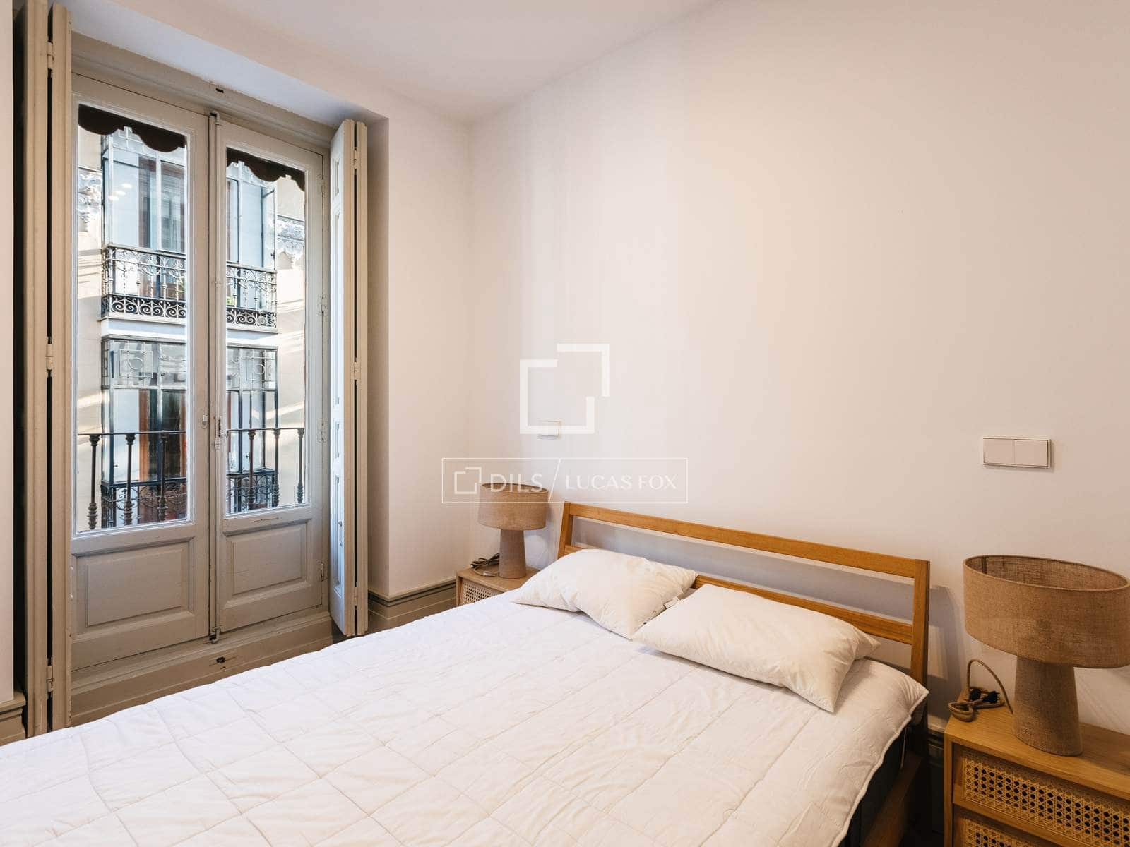 2 quarto Apartamento para arrendar em Madrid cidade - 4 500 € (Ref: 9640943)