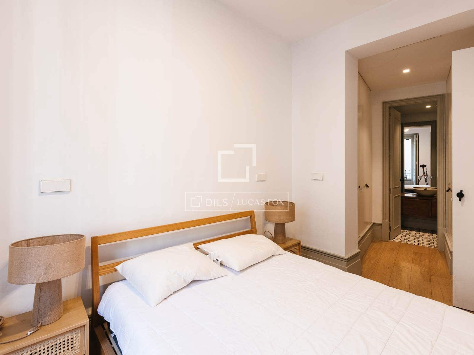 2 quarto Apartamento para arrendar em Madrid cidade - 4 500 € (Ref: 9640943)