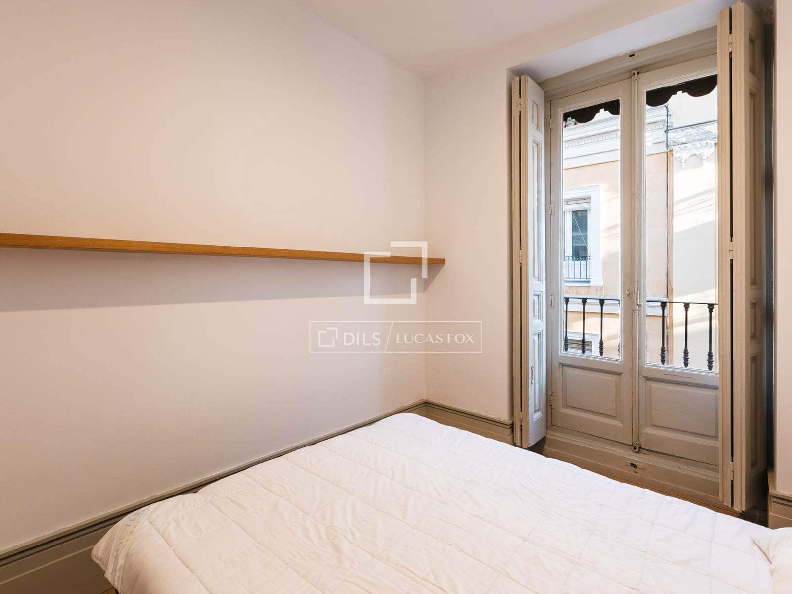 2 quarto Apartamento para arrendar em Madrid cidade - 4 500 € (Ref: 9640943)