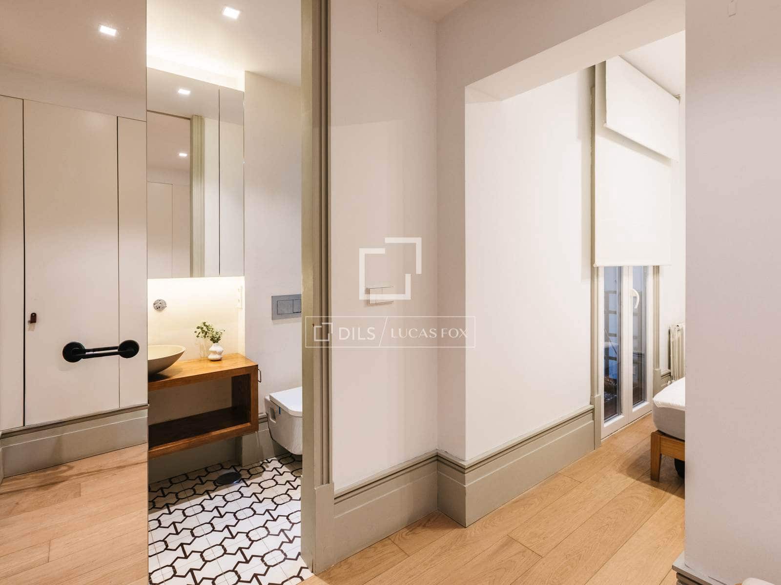 2 quarto Apartamento para arrendar em Madrid cidade - 4 500 € (Ref: 9640943)