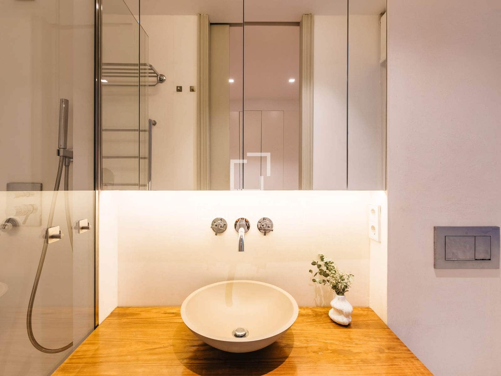 2 quarto Apartamento para arrendar em Madrid cidade - 4 500 € (Ref: 9640943)