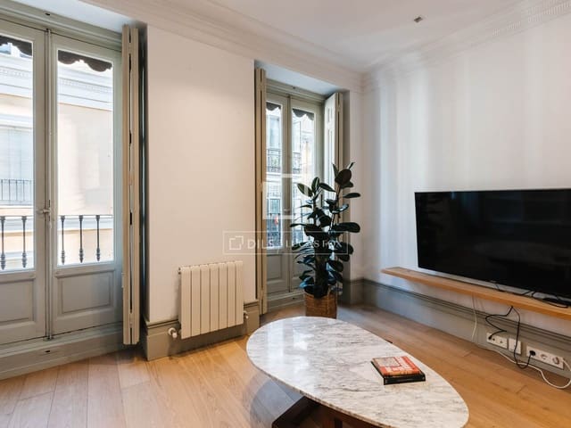 2 quarto Apartamento para arrendar em Madrid cidade - 4 500 € (Ref: 9640943)