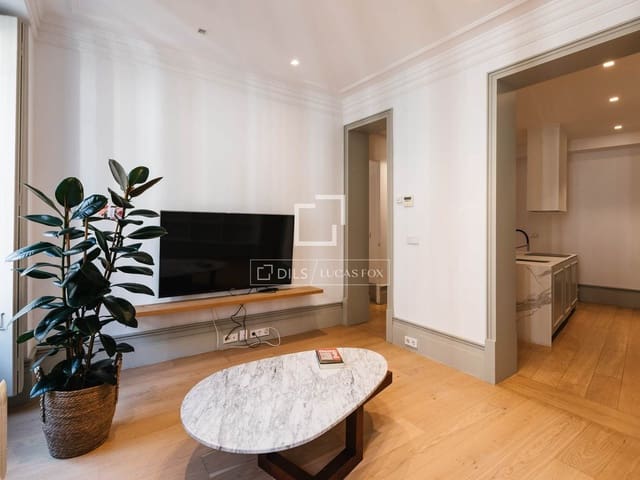 2 quarto Apartamento para arrendar em Madrid cidade - 4 500 € (Ref: 9640943)