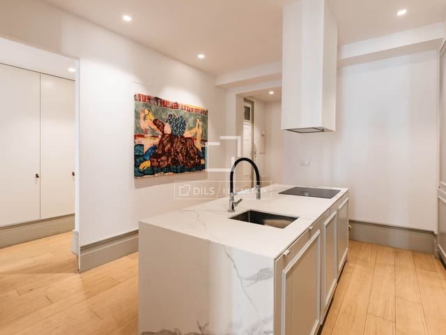 2 quarto Apartamento para arrendar em Madrid cidade - 4 500 € (Ref: 9640943)