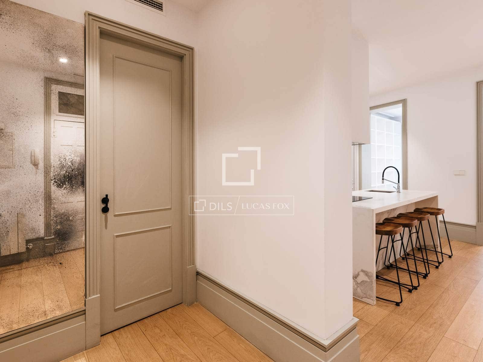 2 quarto Apartamento para arrendar em Madrid cidade - 4 500 € (Ref: 9640943)