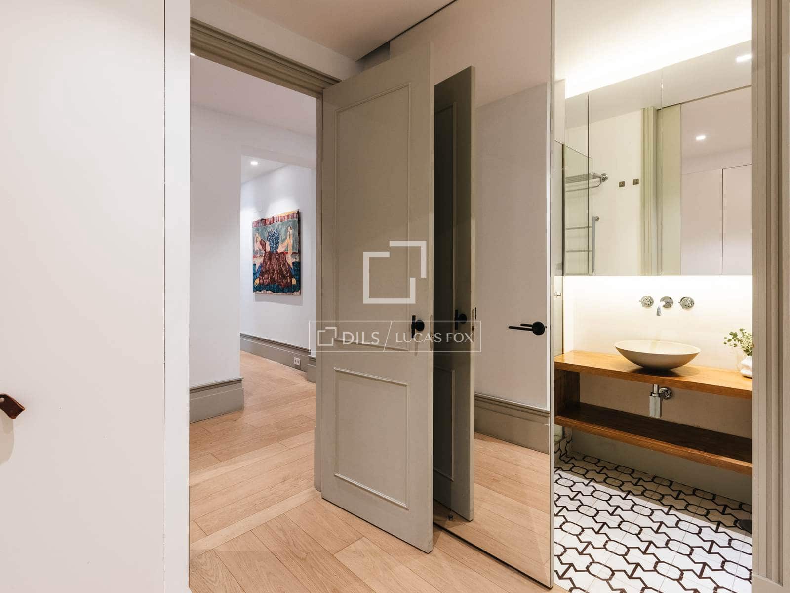 2 quarto Apartamento para arrendar em Madrid cidade - 4 500 € (Ref: 9640943)