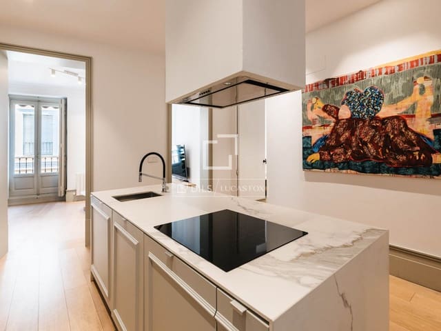 2 quarto Apartamento para arrendar em Madrid cidade - 4 500 € (Ref: 9640943)