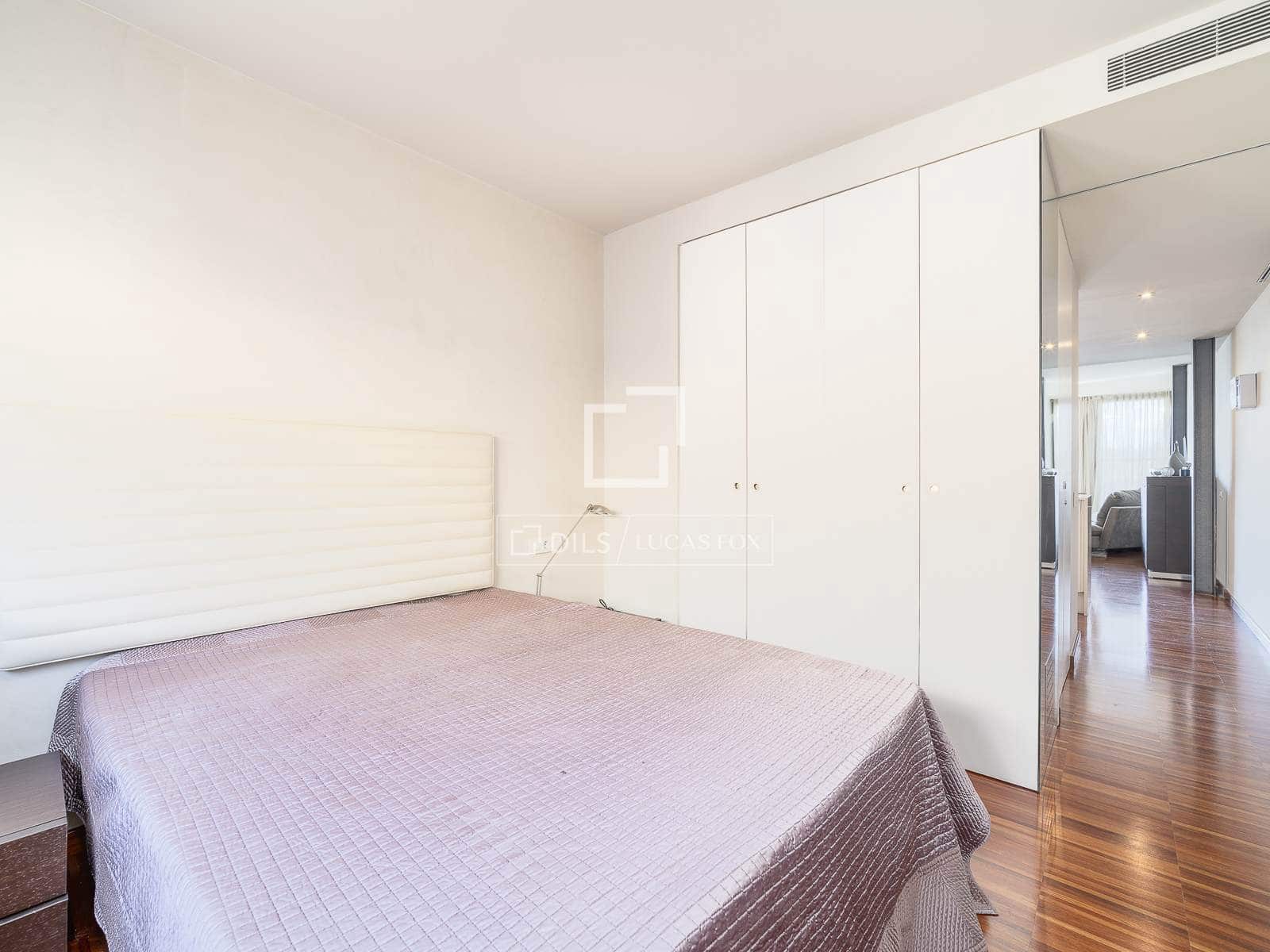 4 bedroom Penthouse for sale in Barcelona city with pool - € 2,200,000 (Ref: 9642868)