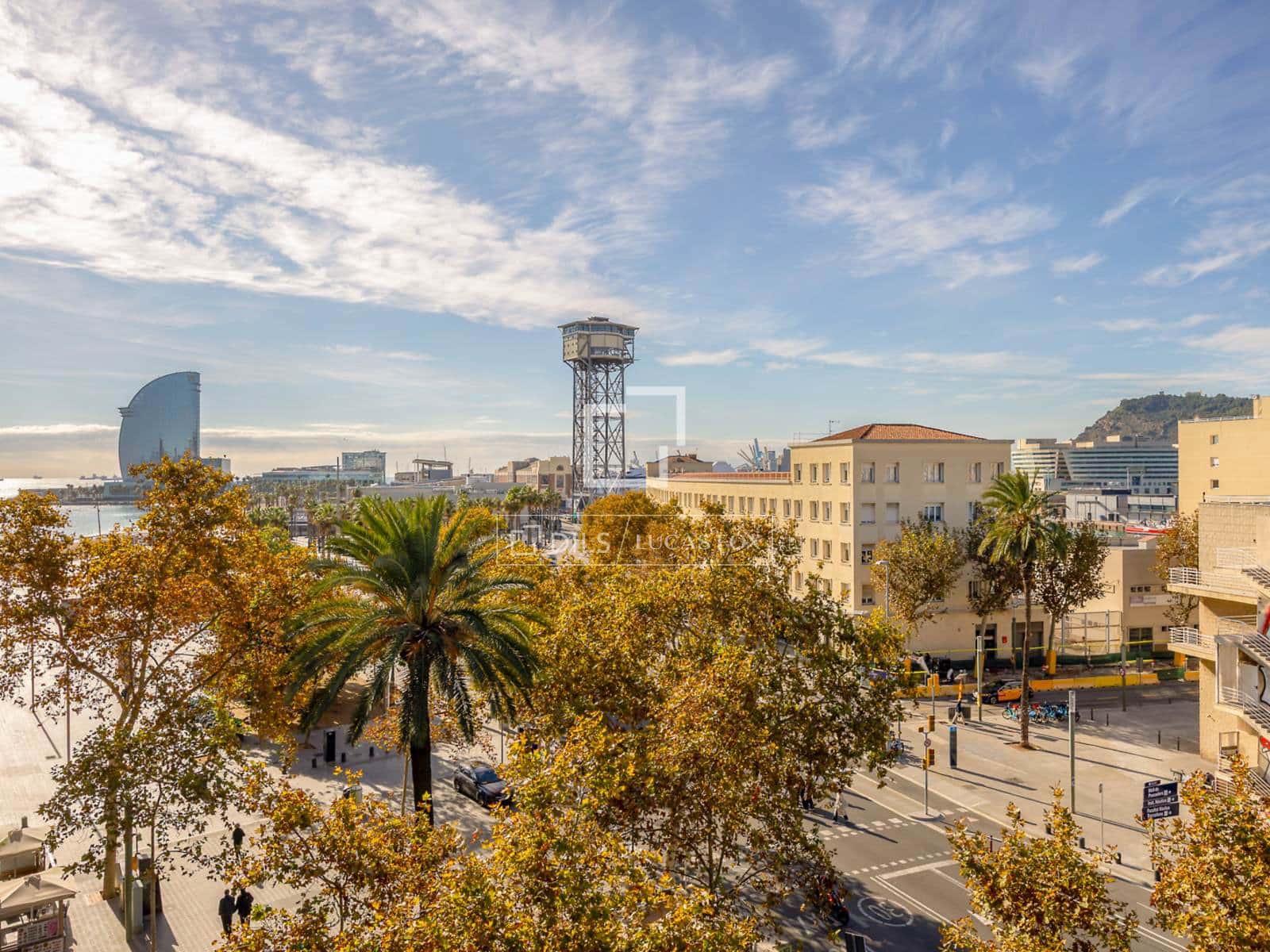 4 bedroom Penthouse for sale in Barcelona city with pool - € 2,200,000 (Ref: 9642868)