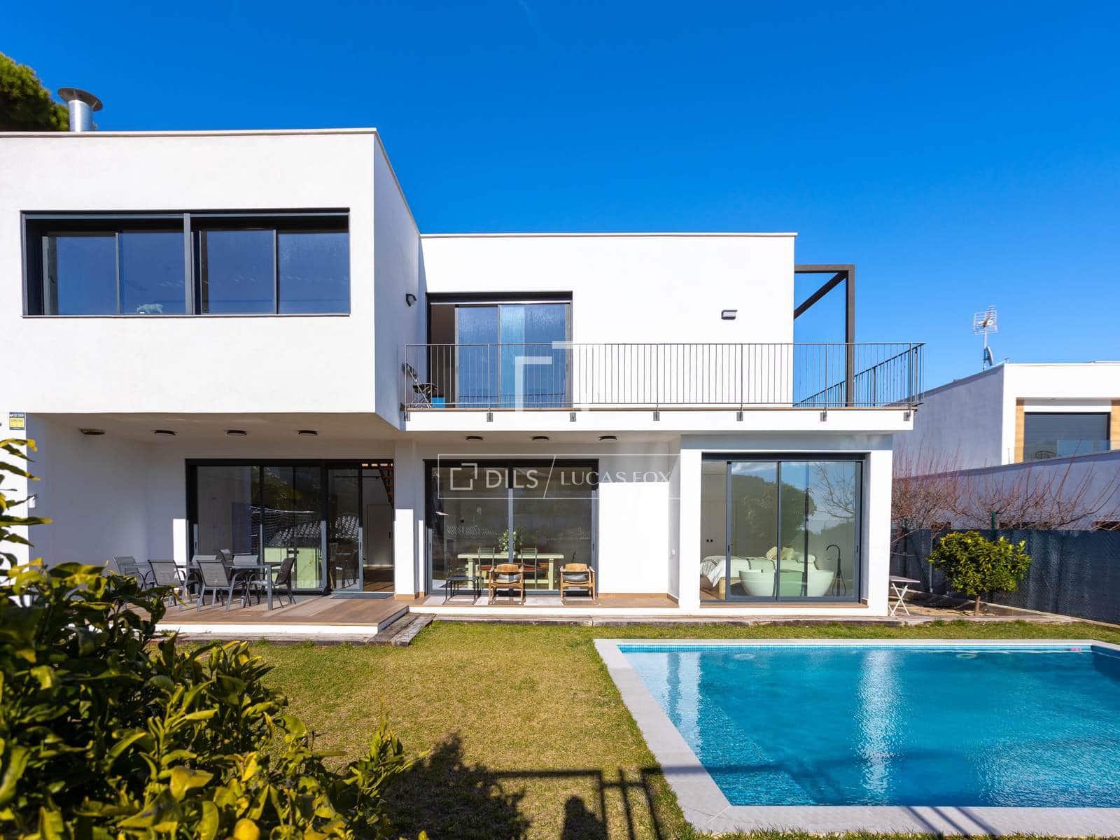 6 quarto Moradia para venda em Premia de Dalt com piscina garagem - 1 450 000 € (Ref: 9642869)