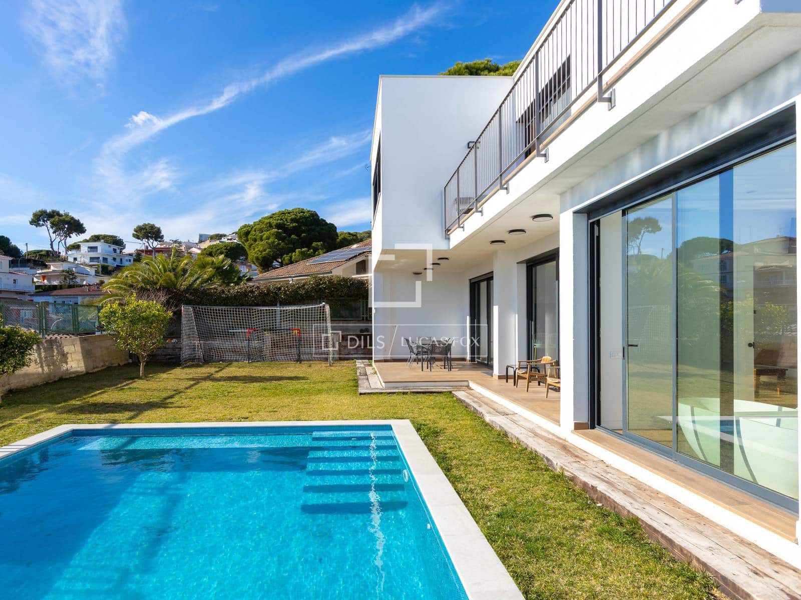 6 quarto Moradia para venda em Premia de Dalt com piscina garagem - 1 450 000 € (Ref: 9642869)