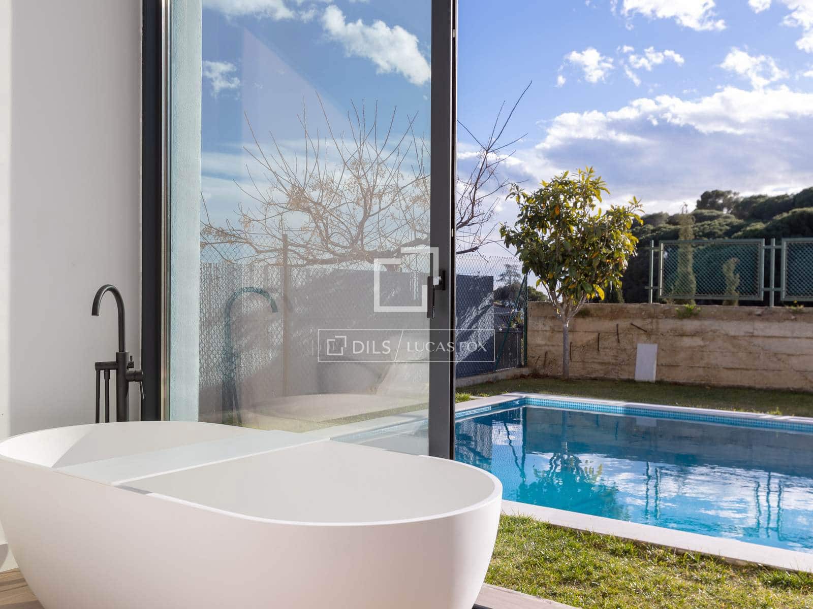 6 quarto Moradia para venda em Premia de Dalt com piscina garagem - 1 450 000 € (Ref: 9642869)