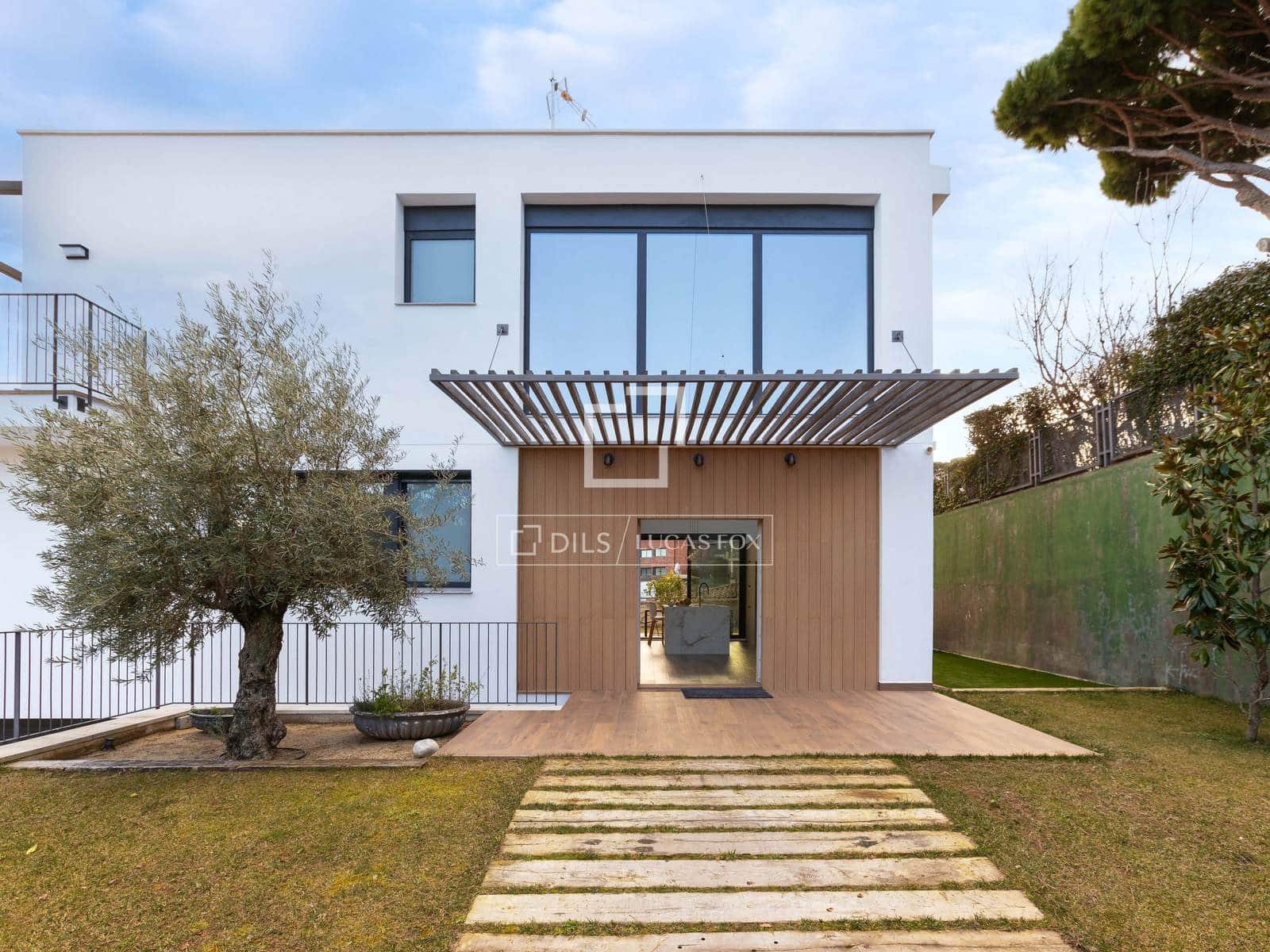 6 quarto Moradia para venda em Premia de Dalt com piscina garagem - 1 450 000 € (Ref: 9642869)