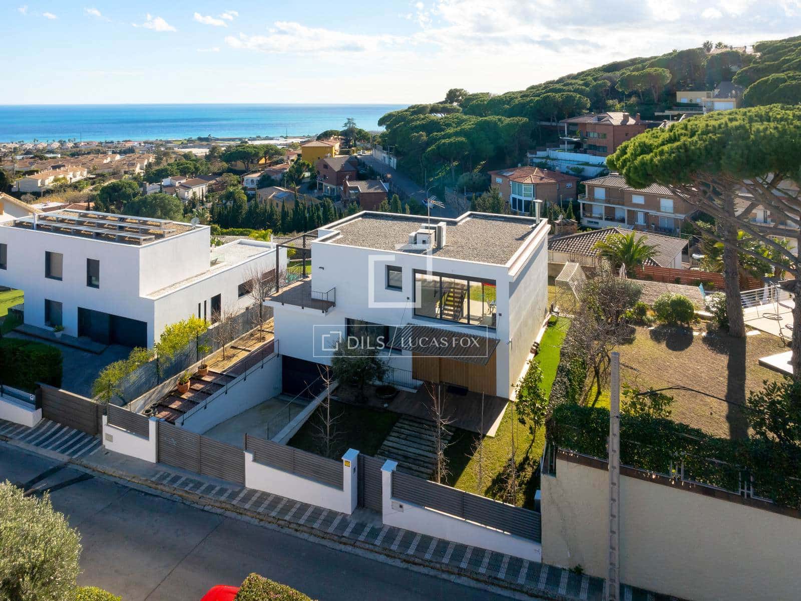 6 quarto Moradia para venda em Premia de Dalt com piscina garagem - 1 450 000 € (Ref: 9642869)