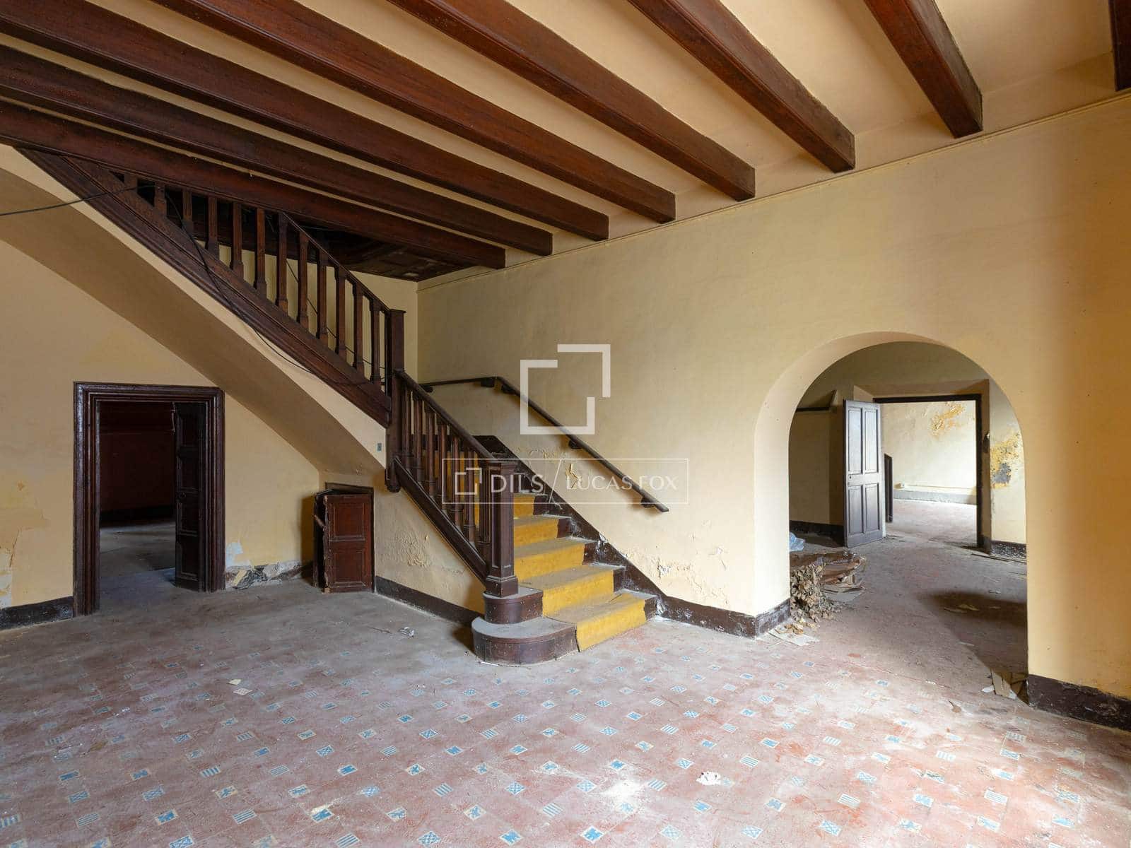 Kaupallinen myytävänä paikassa Sant Andreu de Llavaneres mukana uima-altaan 
autotalli - 2 100 000 € (Ref: 9642871)