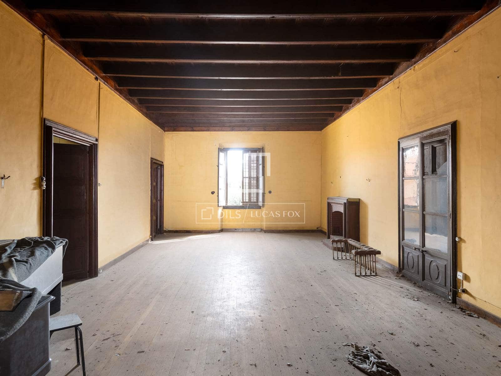 Kaupallinen myytävänä paikassa Sant Andreu de Llavaneres mukana uima-altaan 
autotalli - 2 100 000 € (Ref: 9642871)