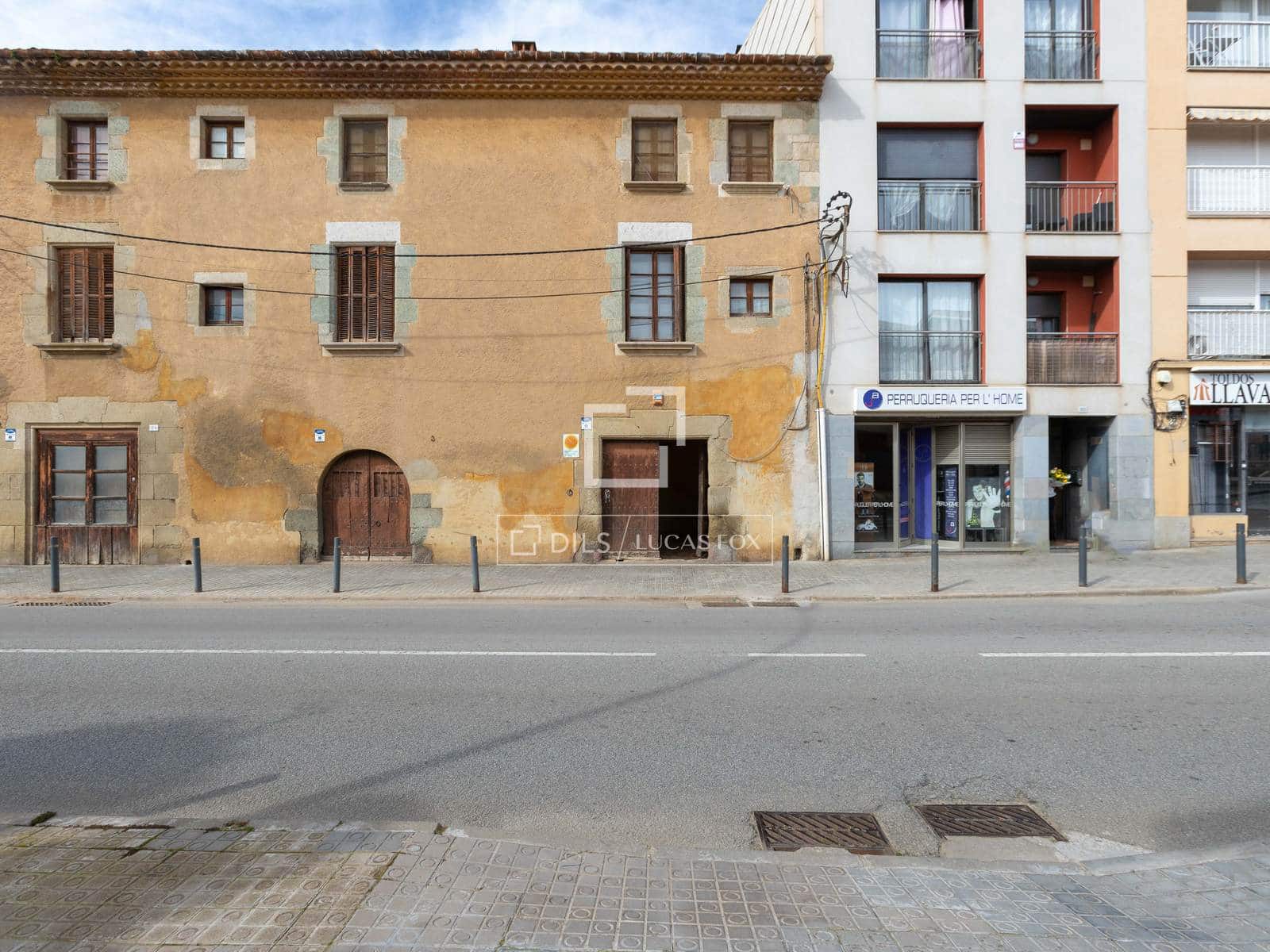 Kaupallinen myytävänä paikassa Sant Andreu de Llavaneres mukana uima-altaan 
autotalli - 2 100 000 € (Ref: 9642871)