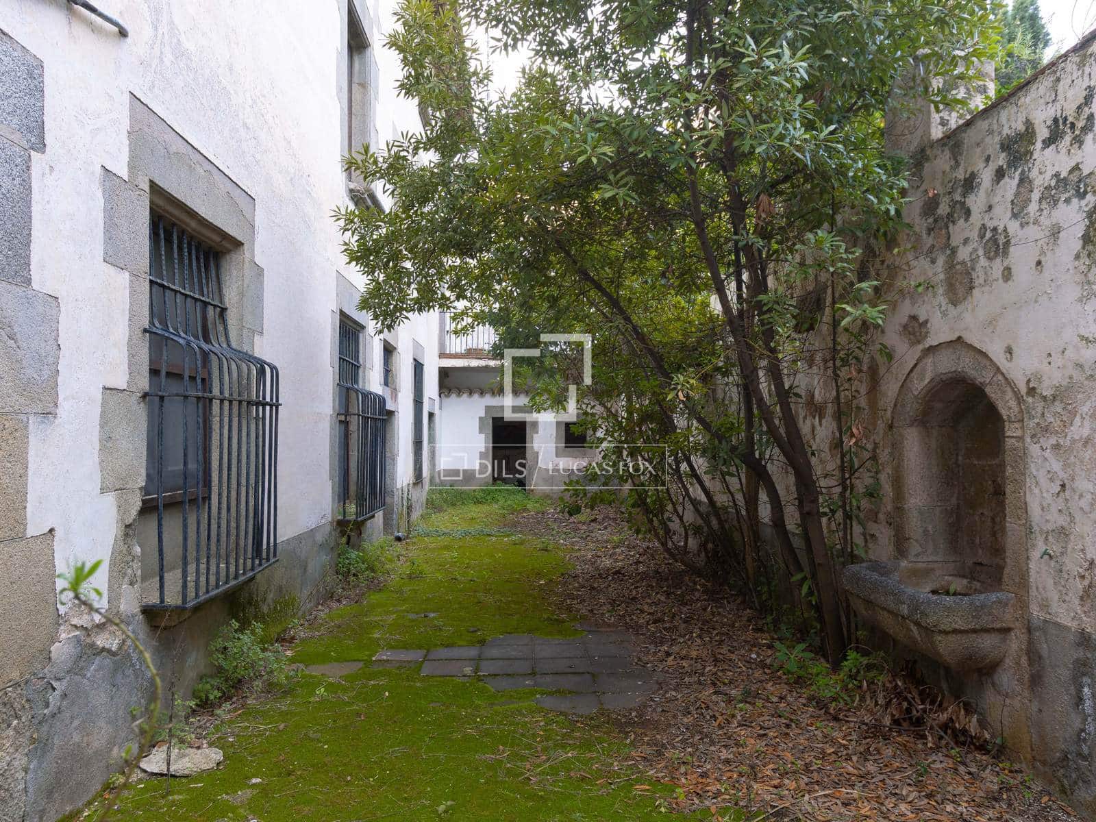 Kaupallinen myytävänä paikassa Sant Andreu de Llavaneres mukana uima-altaan 
autotalli - 2 100 000 € (Ref: 9642871)