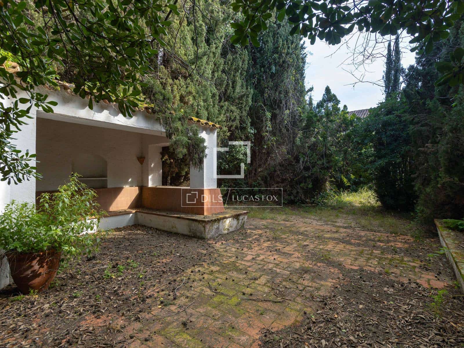 Kaupallinen myytävänä paikassa Sant Andreu de Llavaneres mukana uima-altaan 
autotalli - 2 100 000 € (Ref: 9642871)