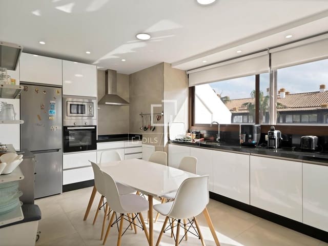 3 Zimmer Penthouse zu verkaufen in Marbella mit Pool Garage - 495.000 € (Ref: 9643476)