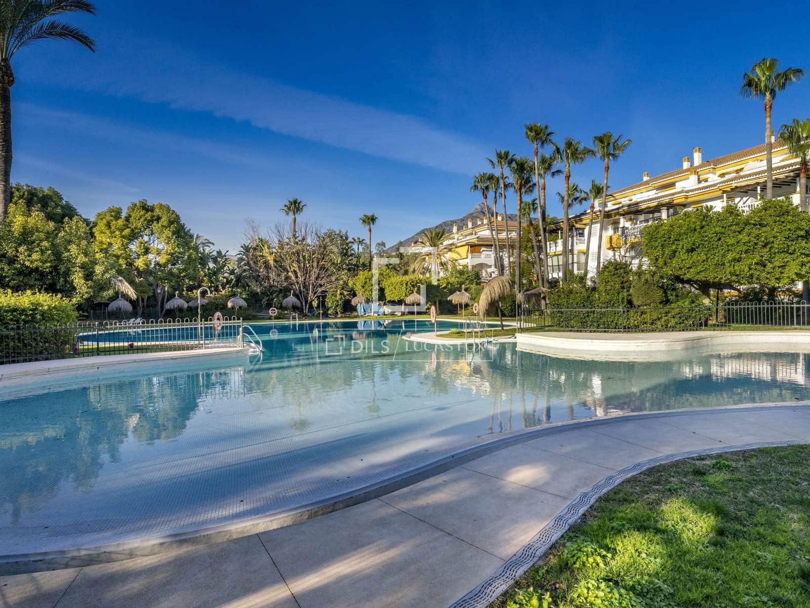 3 Zimmer Penthouse zu verkaufen in Marbella mit Pool Garage - 495.000 € (Ref: 9643476)