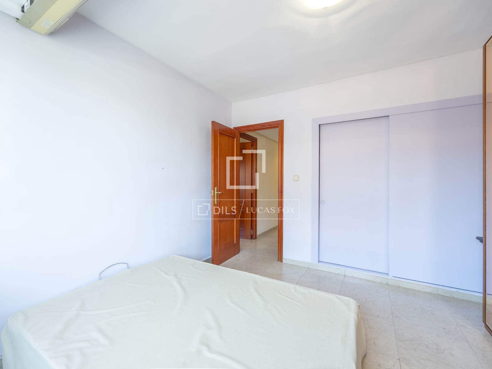 4 slaapkamer Appartement te huur in Valencia stad - € 2.000 (Ref: 9645772)