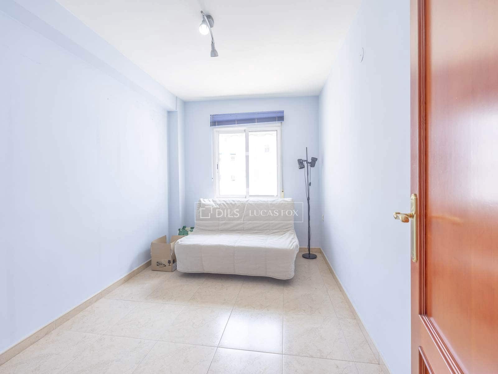 4 slaapkamer Appartement te huur in Valencia stad - € 2.000 (Ref: 9645772)