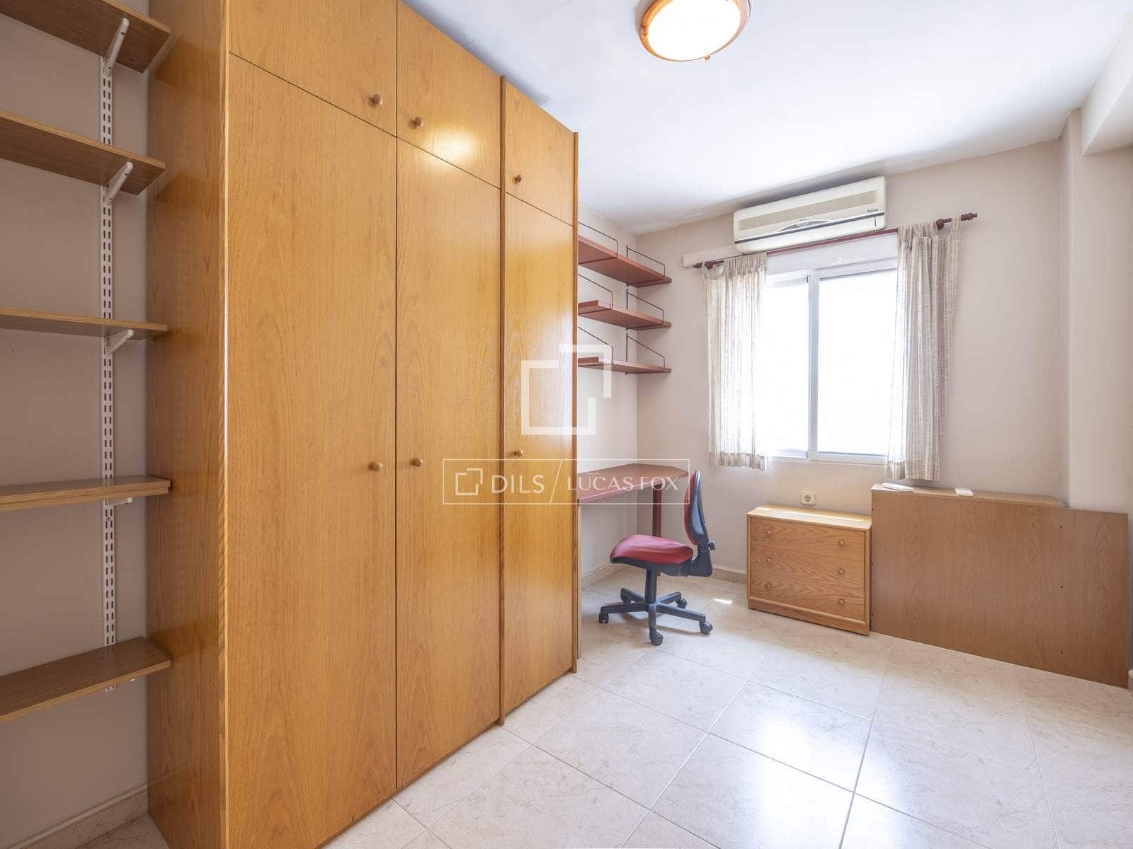 4 slaapkamer Appartement te huur in Valencia stad - € 2.000 (Ref: 9645772)