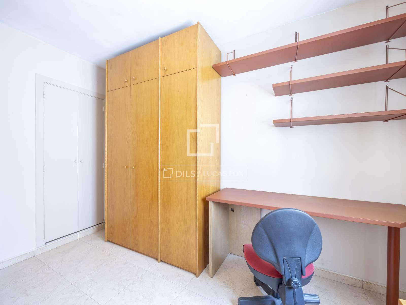 4 slaapkamer Appartement te huur in Valencia stad - € 2.000 (Ref: 9645772)