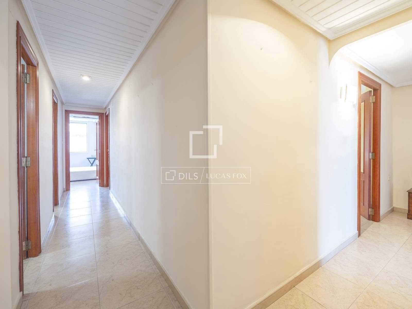 4 slaapkamer Appartement te huur in Valencia stad - € 2.000 (Ref: 9645772)