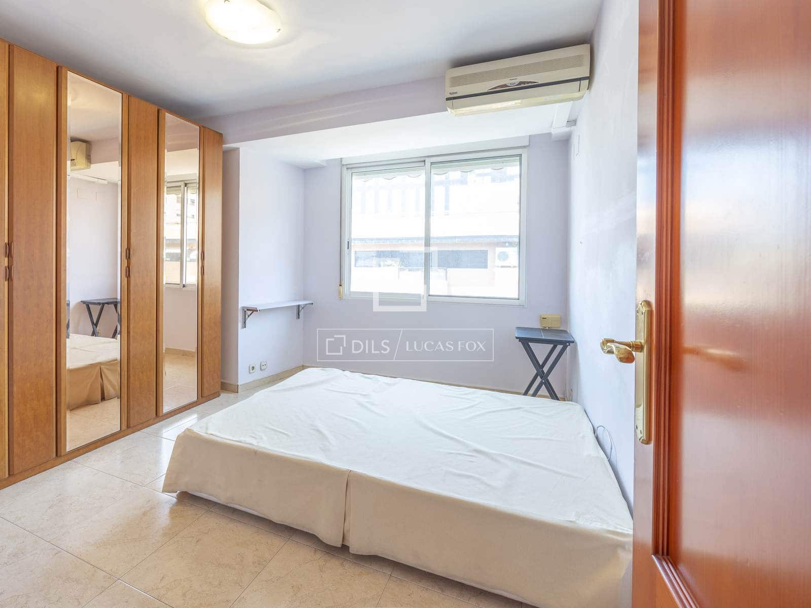 4 slaapkamer Appartement te huur in Valencia stad - € 2.000 (Ref: 9645772)