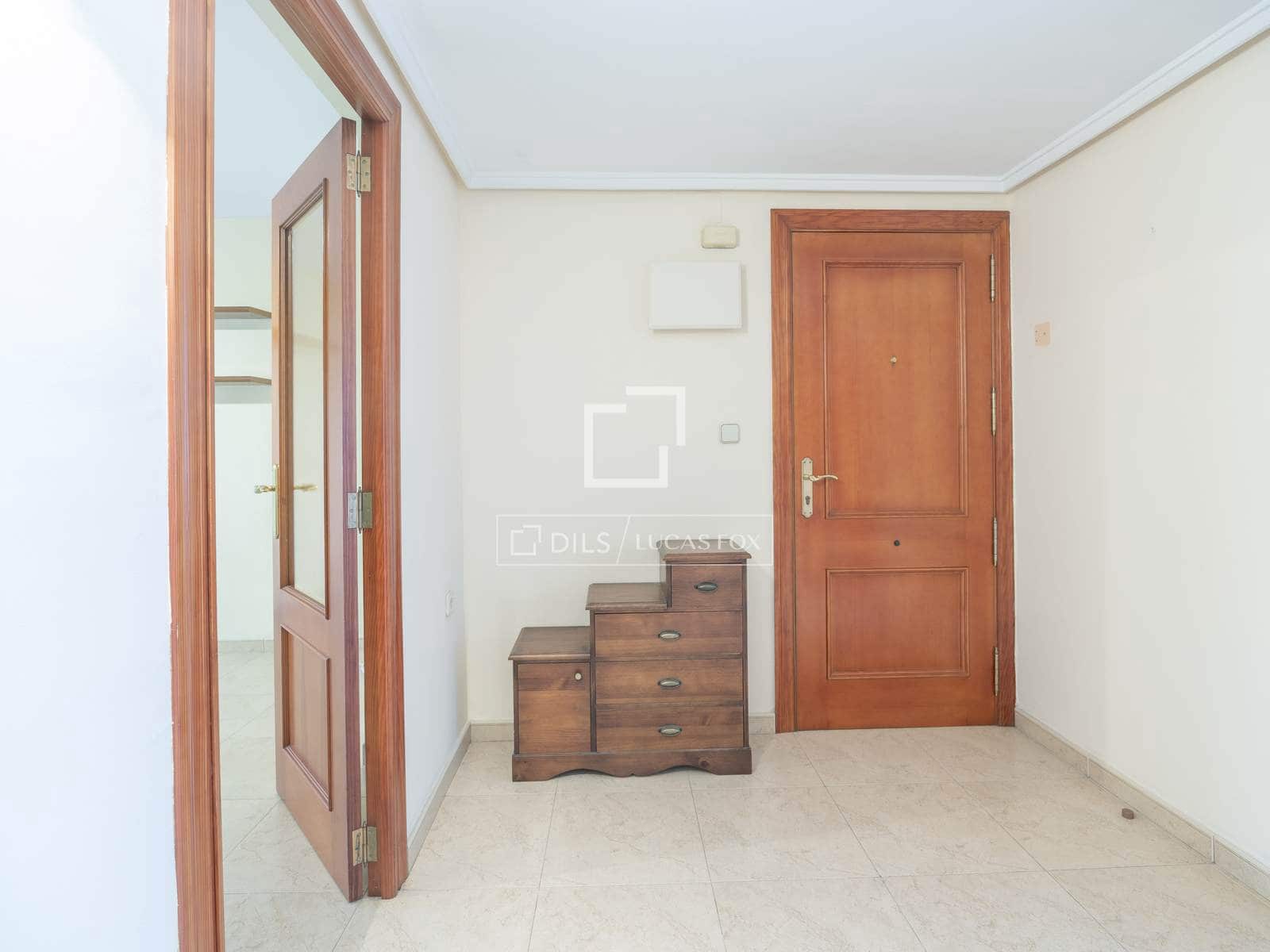 4 slaapkamer Appartement te huur in Valencia stad - € 2.000 (Ref: 9645772)