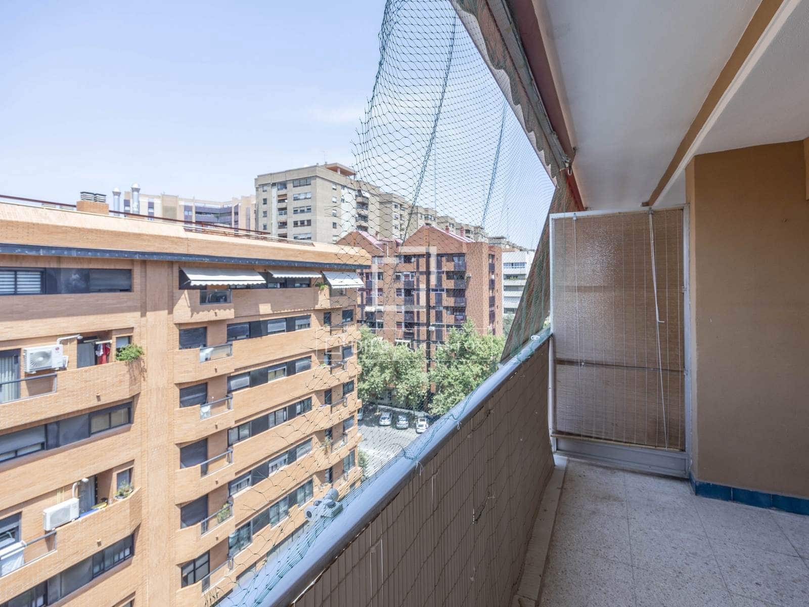4 slaapkamer Appartement te huur in Valencia stad - € 2.000 (Ref: 9645772)