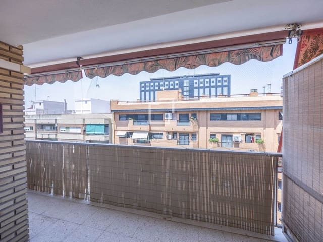 4 slaapkamer Appartement te huur in Valencia stad - € 2.000 (Ref: 9645772)