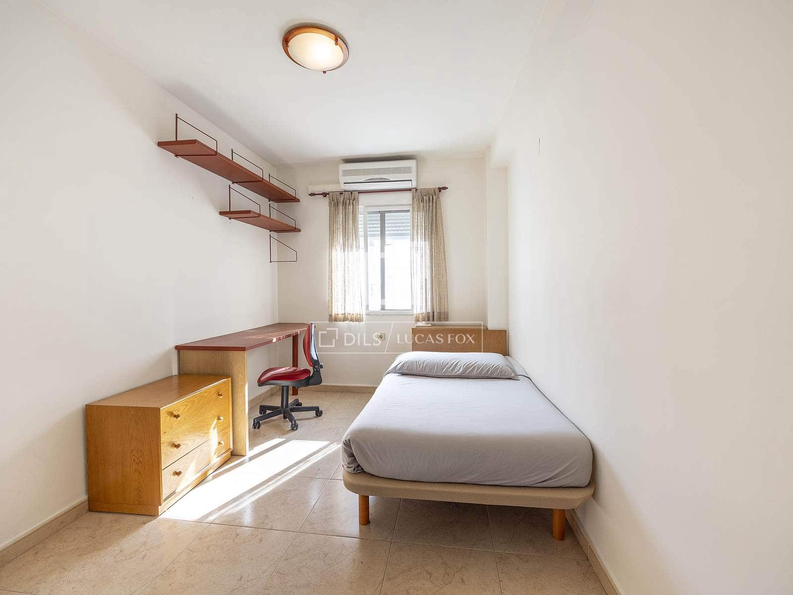 4 bedroom Apartment for rent in Valencia city - € 2,000 (Ref: 9645772)