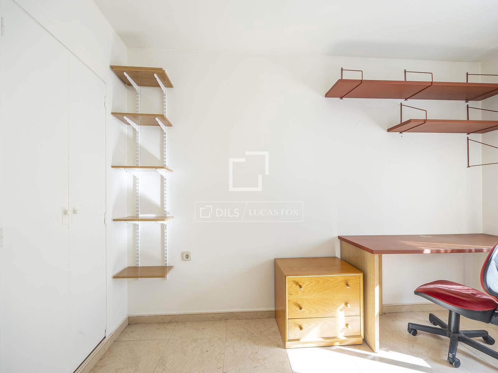 4 bedroom Apartment for rent in Valencia city - € 2,000 (Ref: 9645772)