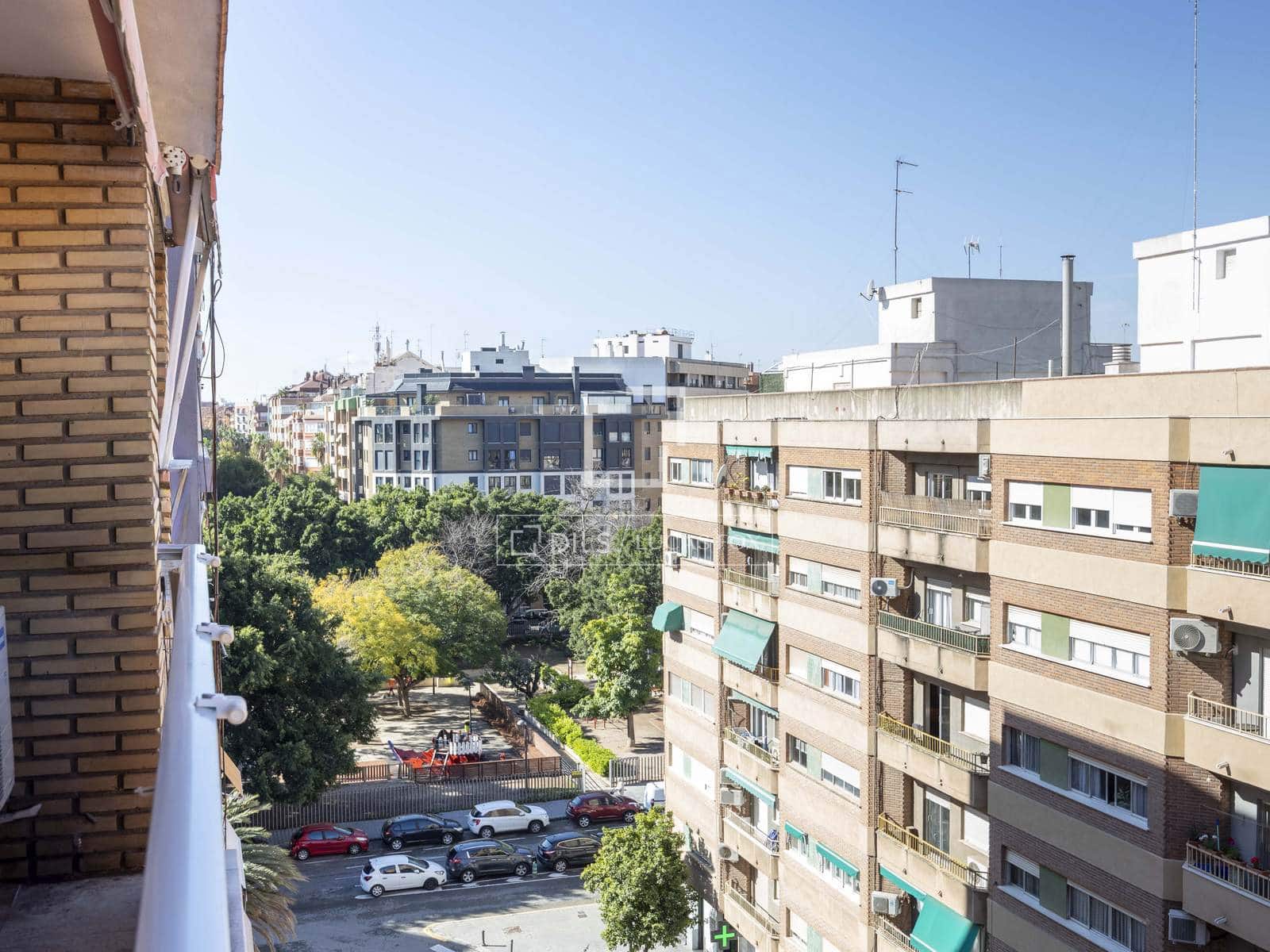 4 bedroom Apartment for rent in Valencia city - € 2,000 (Ref: 9645772)