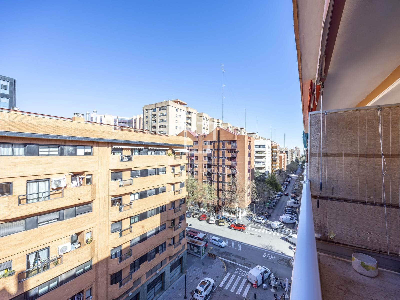 4 bedroom Apartment for rent in Valencia city - € 2,000 (Ref: 9645772)