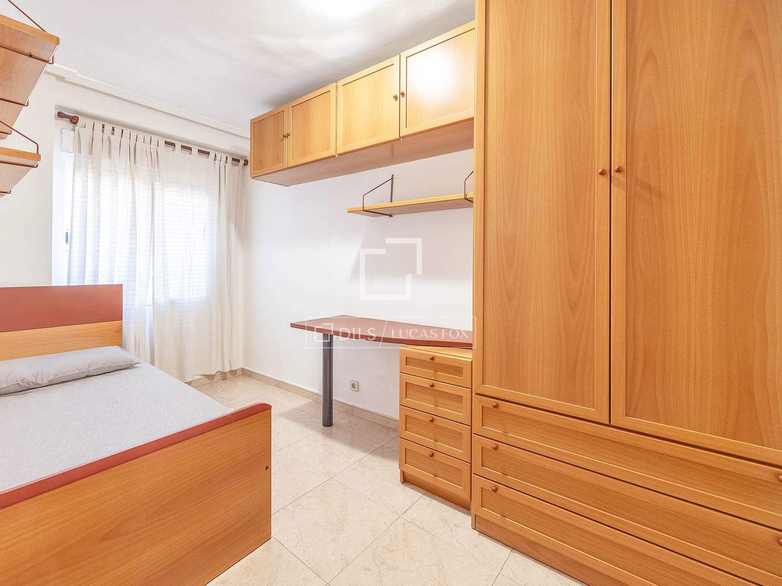 4 bedroom Apartment for rent in Valencia city - € 2,000 (Ref: 9645772)