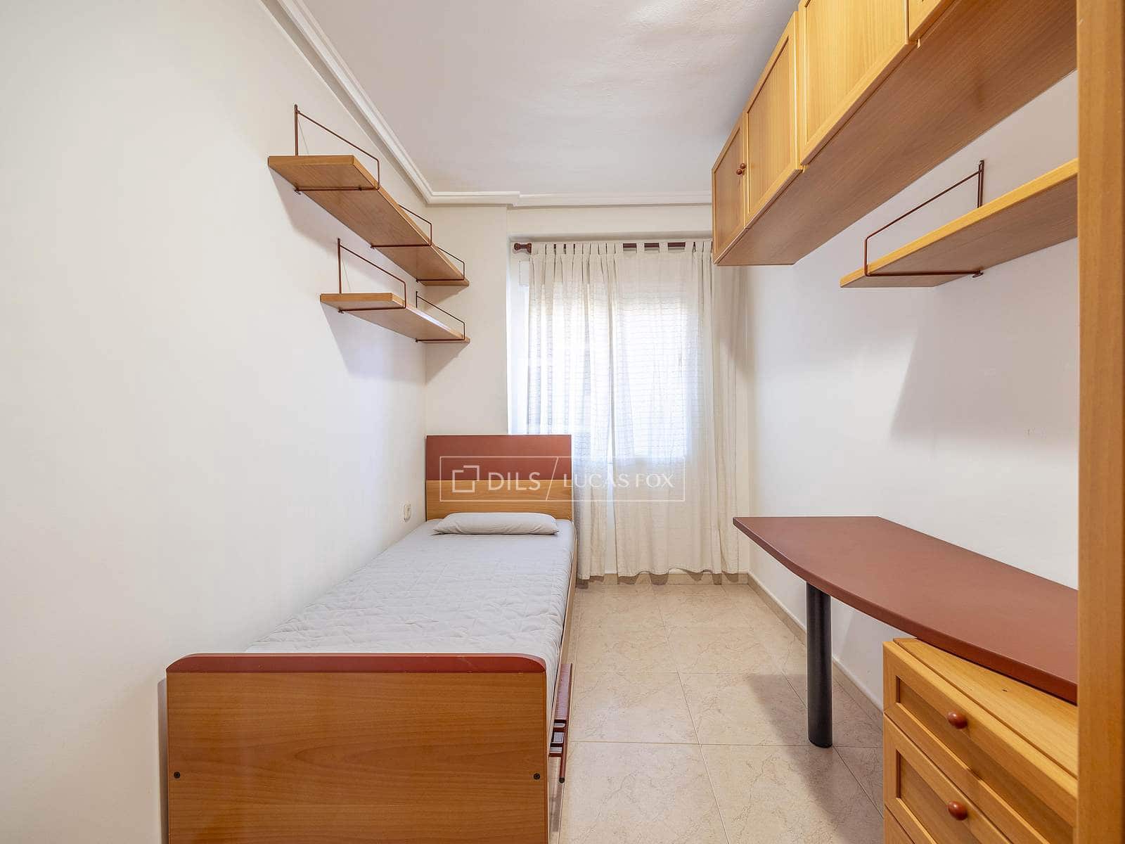 4 bedroom Apartment for rent in Valencia city - € 2,000 (Ref: 9645772)