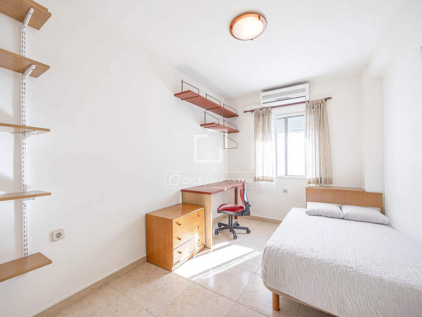 4 bedroom Apartment for rent in Valencia city - € 2,000 (Ref: 9645772)