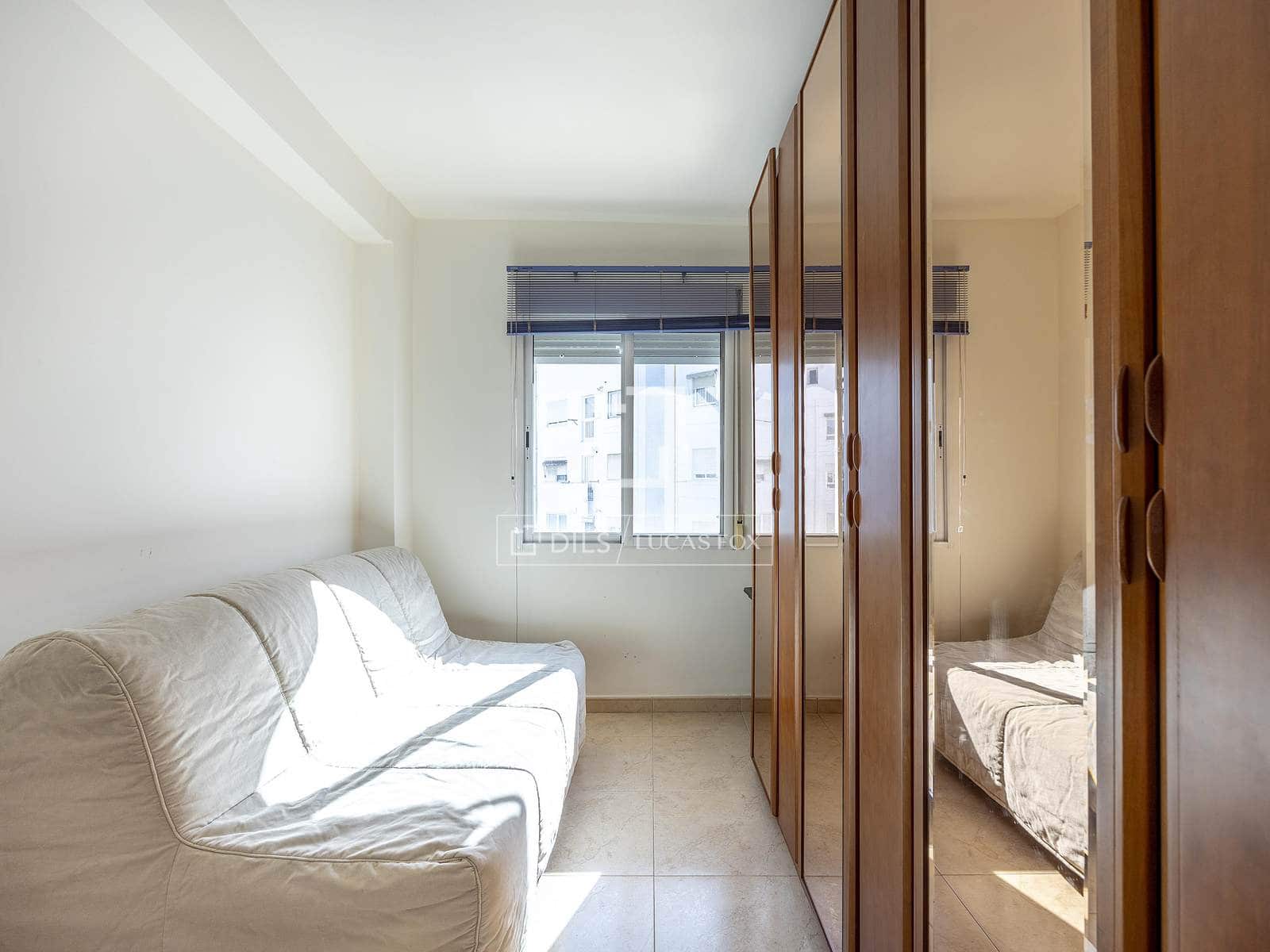 4 bedroom Apartment for rent in Valencia city - € 2,000 (Ref: 9645772)