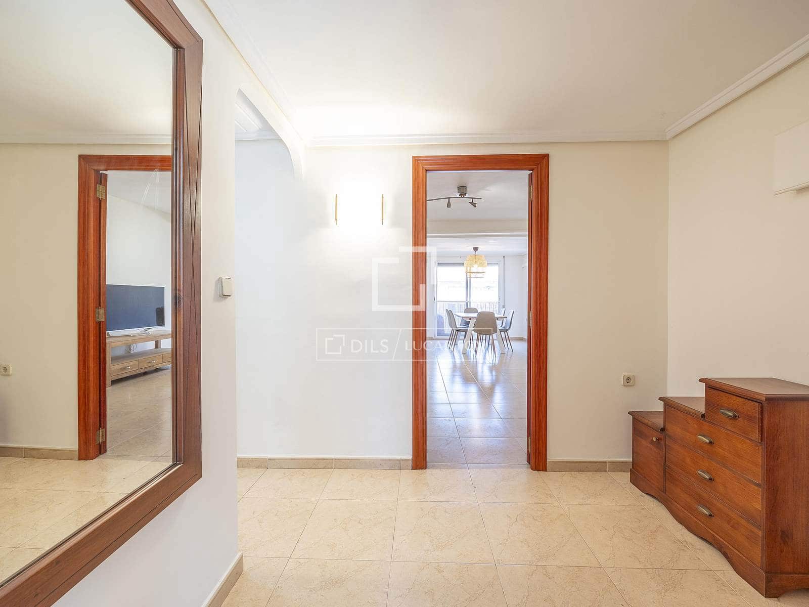 4 bedroom Apartment for rent in Valencia city - € 2,000 (Ref: 9645772)