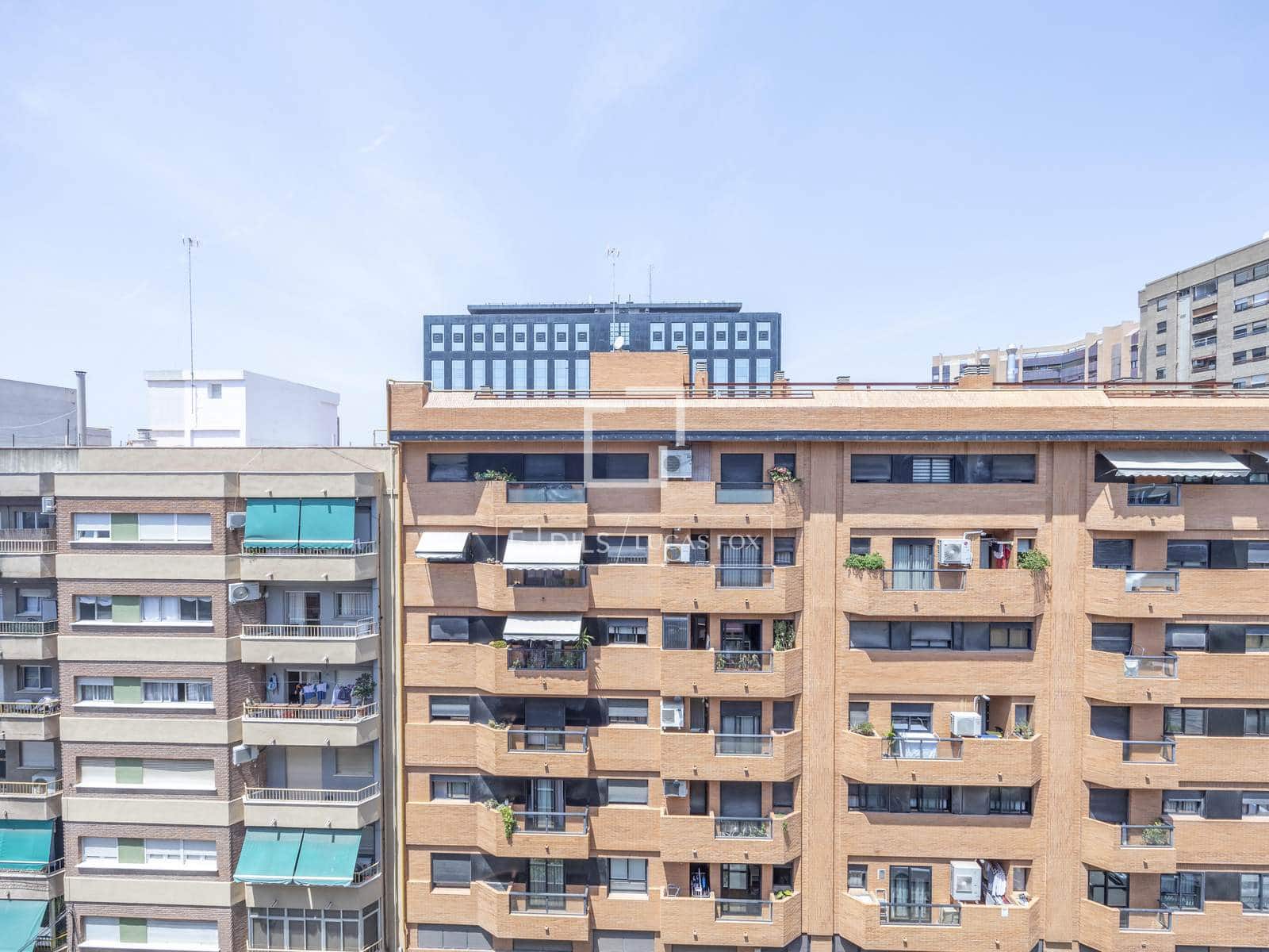 4 bedroom Apartment for rent in Valencia city - € 2,000 (Ref: 9645772)