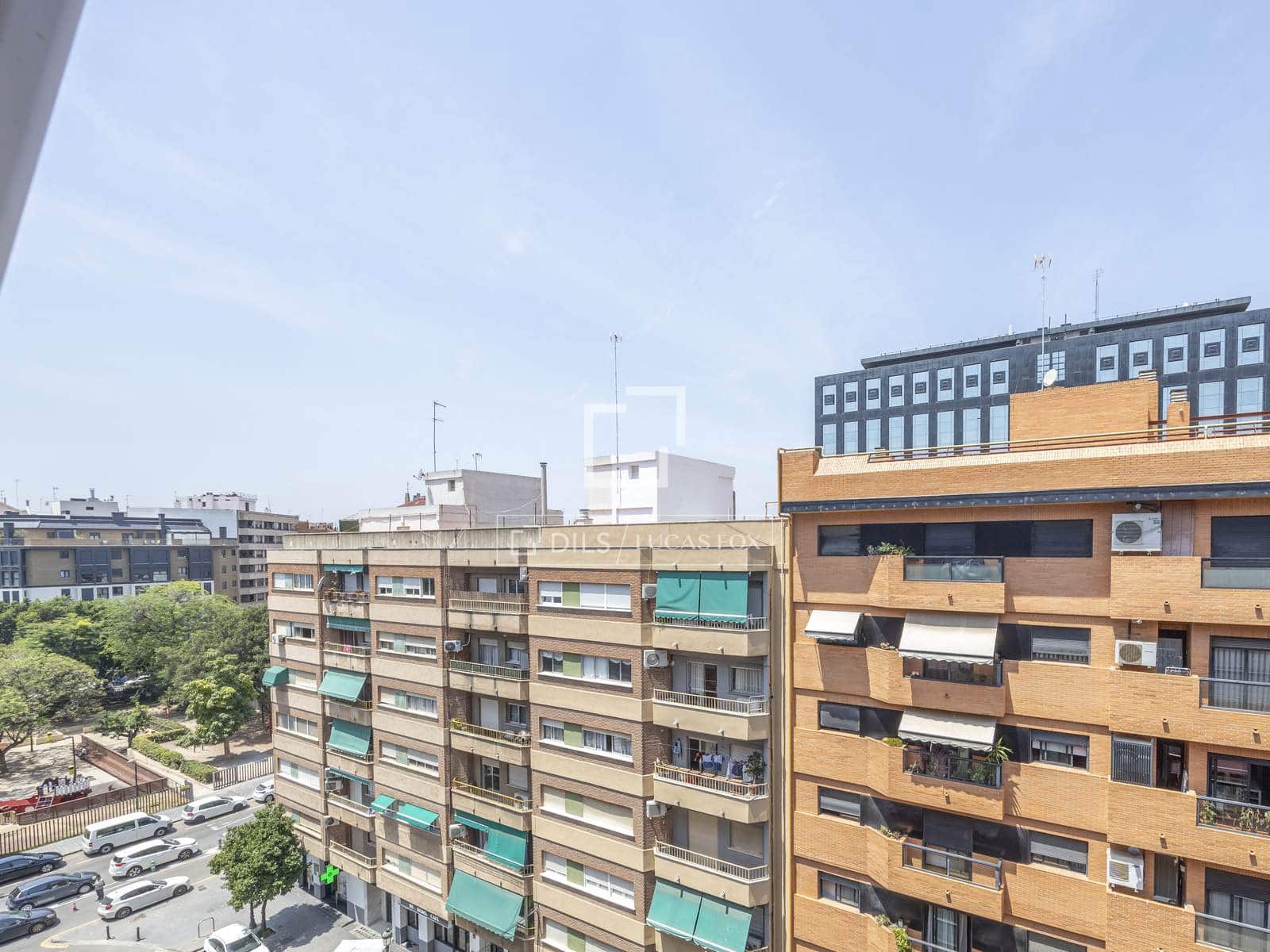 4 bedroom Apartment for rent in Valencia city - € 2,000 (Ref: 9645772)