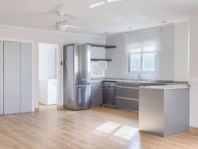 Apartamento de 2 habitaciones en Santa Ponsa, Calvià en venta con piscina garaje - 595.000 € (Ref: 9645774)