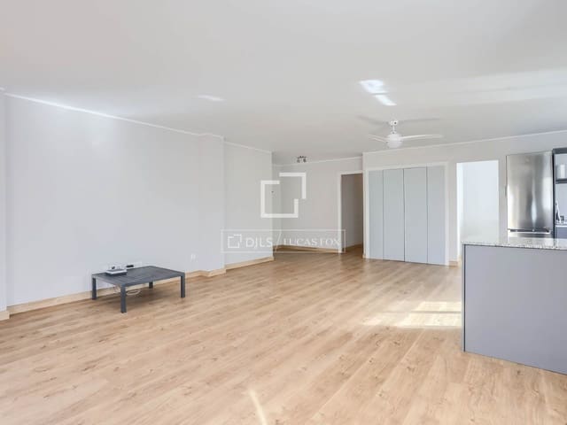 Apartamento de 2 habitaciones en Santa Ponsa, Calvià en venta con piscina garaje - 595.000 € (Ref: 9645774)